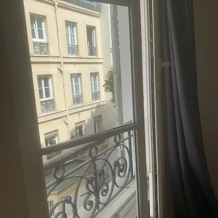 Calme Et Central Apartament Paryż