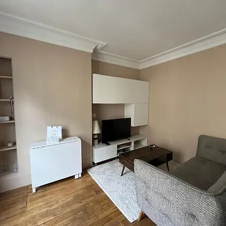Calme Et Central Apartament Paryż